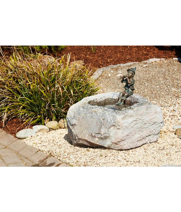 Rottenecker Granit-Trog Mit Bronze-Figur Antonio, Wasserspeiend 2 Rottenecker Granit-Trog Mit Bronze-Figur Antonio, Wasserspeiend – Bild 2